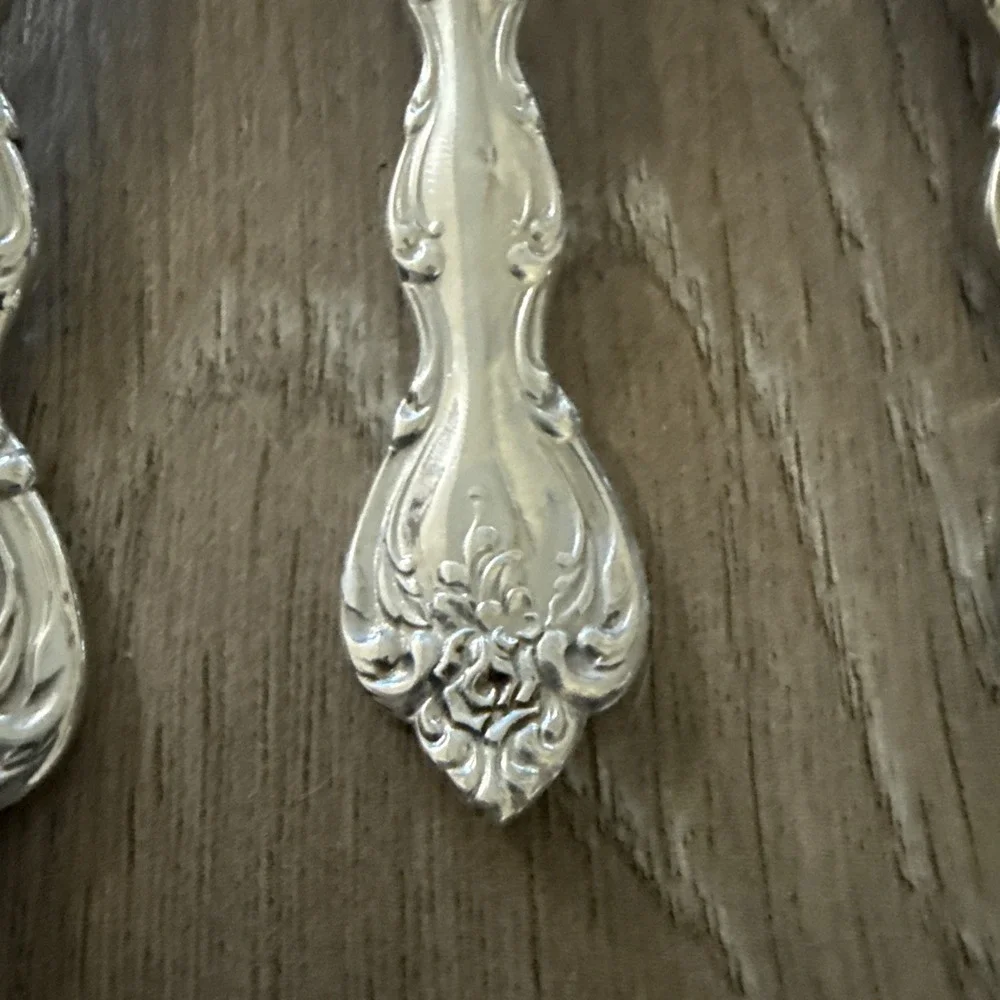 Set of 9 Teaspoons & Soup Spoon 1971 INTERLUDE Vintage International SilverPlate